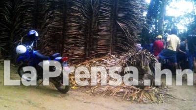 La DNIC inspeecionó la escena del crimen durante las primeras horas de la mañana de este viernes en la colonia Primavera de San Pedro Sula.