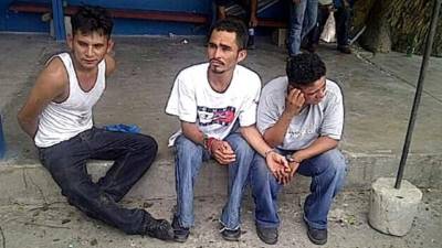 Los sospechosos fueron trasladados al Centro Integrado de la Primera Estación de Policía de San Pedro Sula.