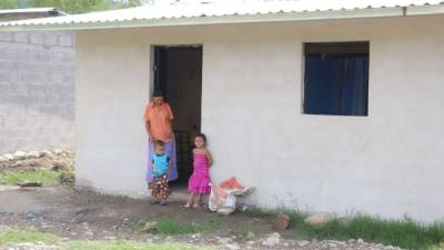 Las personas beneficiadas con sus viviendas.