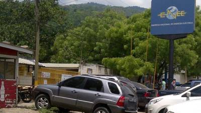 Hasta de ocho horas diarias son las interrupciones de energía eléctrica en la zona norte de Honduras.