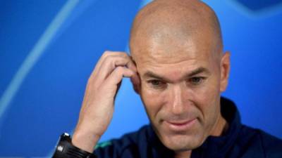 Zinedine Zidane podría ser cesado del banquillo del Real Madrid si pierde ante Galatasaray. Foto AFP.
