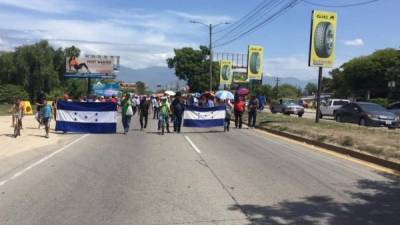 En el bulevar hacia el aeropuerto Ramón Villeda Morales se registró una movilización.