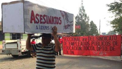 Centenares de trabajadores de todo el departamento de Colón se hicieron presentes a la marcha en Sabá.
