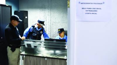 <b>Autoridades dieron a conocer ayer sobre la nueva oficina. Foto: Héctor Edú.</b>