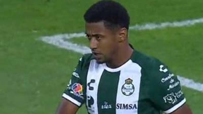 Choco Lozano debutó con el Santos Laguna la noche del martes y para su mala fortuna perdieron 1-0 ante Atlas.