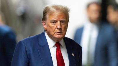 Trump enfrenta un histórico juicio penal en Nueva York.