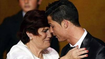La mamá de Cristiano habla en el documental sobre la vida del luso y admite que, en un primer momento, el nacimiento del vigente ganador del Balón de Oro no estaba programado.
