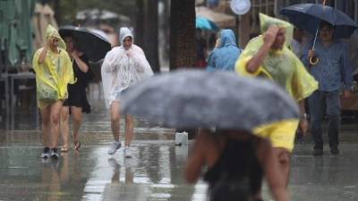 Fuertes lluvias azotan el sur de la Florida por el paso de la tormenta Gordon.