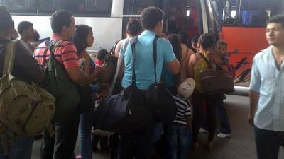 Alrededor de 200,000 personas se estima que saldrían de San Pedro Sula hacia otros lugares de Honduras este martes.