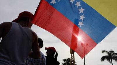 El presidente de Venezuela, Nicolás Maduro, propuso hoy a la Comisión Presidencial para la Asamblea Nacional Constituyente crear una 'Comisión de la verdad Constituyente' para hacer justicia e iniciar un proceso de 'perdón de todos los venezolanos'.EFE