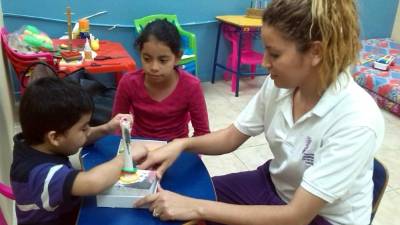 Los menores reciben terapia en un centro especial.