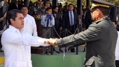 El presidente Juan Orlando Hernández asumió este miércoles como comandante general de las Fuerzas Armadas de Honduras.