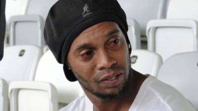 ¿Por qué Ronaldinho está en la cárcel en Paraguay? Esa es la pregunta que muchos se hacen en los últimos días debido a la situación que atraviesa el exjugador brasileño. Hoy te contamos los detalles que provocaron la ruinda de la leyenda brasileña.