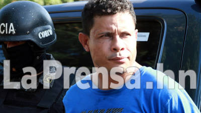 Varia unidades de la Policía Nacional lograron la captura de Héctor Orlando Cruz en El Progreso, Yoro este viernes.