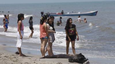En La Ceiba, los veraneantes disfrutaron con responsabilidad en los sitios turísticos.
