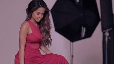 Así posó la intérprete para “People en Español”.