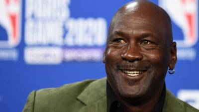 Michael Jordan exibió su clase en la Chicago Bulls y los objetos que usó ahora se venden port cifras impensadas. Foto AFP