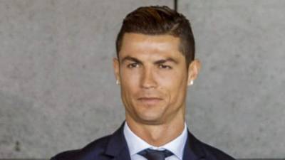 Cristiano Ronaldo entró y salió por el garage del edificio donde está ubicado el juzgado lo que provocó el malestar en la prensa que esperaba sus declaraciones.