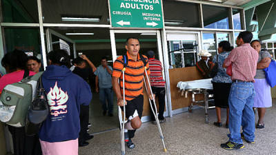 Los heridos fueron auxiliados y trasladados a un centro hospitalario para su atención médica. Foto archivo.