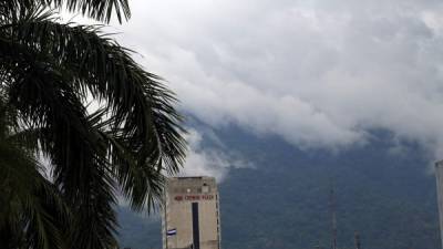 Mucha nubosidad y lluvias leves se registrarán en la zona norte de Honduras este sábado.