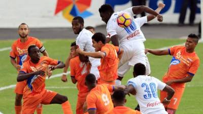 Olimpia y UPN empataron 2-2 en el primer partido del repechaje.