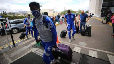 La Sub-23 de Honduras viajó con destino a Costa Rica donde jugará dos amistosos. Foto Johny Magallanes.