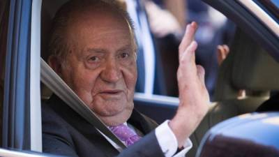 El rey emérito Juan Carlos I partió al exilio perseguido por un escándalo de corrupción hace dos semanas.