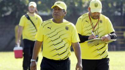 Maradiaga va por los tres puntos ante el cuadro verde.