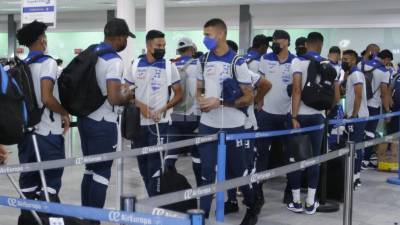 La delegación de Honduras partió este miércoles en horas del mediodía rumbo a Panamá. Foto Neptalí Romero.