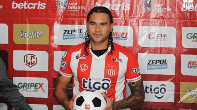 “Gullit” Peña fue presentado el pasado miércoles como nuevo jugador del Vida.