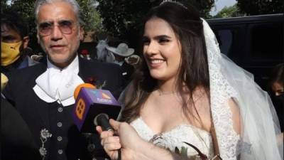 Alejandro Fernández con su hija Camila el día de la boda de la joven, el pasado agosto.