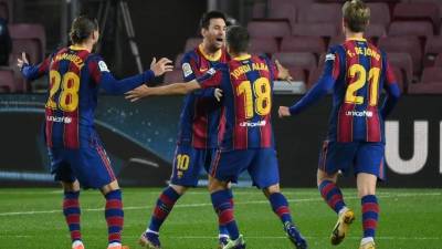 El Barcelona ganó a la Real Sociedad y entra de lleno en la lucha por la Liga Española.