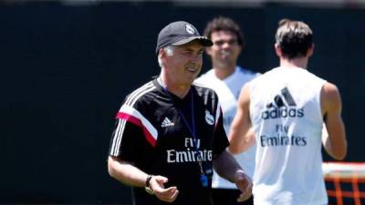 El técnico Ancelotti durante el entrenamiento.