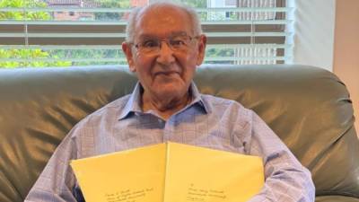 Este centenario ingeniero civil aprovechó la cuarentena y encerrado en su casa de Medellín logró culminar tres décadas de estudio.