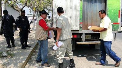 Autoridades de Regulación Sanitaria junto a la Policía Nacional están montando operativos en El Progreso, Yoro.