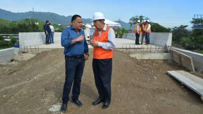 El alcalde Armando Calidonio hizo un recorrido en obras que se desarrollan en la ciudad.