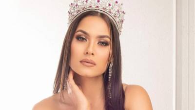 La hermosa Andrea Meza se prepara para participar en el certamen Miss Universo.