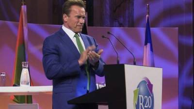 El exgobernador de California Arnold Schwarzenegger, durante su intervención en una cumbre sobre cambio climático en Viena. EFE