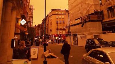 El Reino Unido amaneció el lunes bajo una inusual luz rojiza.