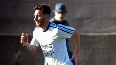 Messi volvió a entrenar por separado en la albiceleste. Foto AFP