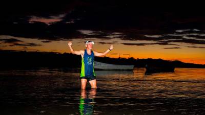 <b><span class=mln_uppercase_mln>Triunfo.</span></b> Entre lágrimas, el atleta dijo estar agradecido con Dios por darle fuerzas y poder incentivar a las personas a apoyar la educación.