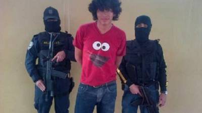 James Edgardo Ochoa será puesto a la orden de la Fiscalía de Turno este día por la supuesta participación en el homicidio de Emmo 2.