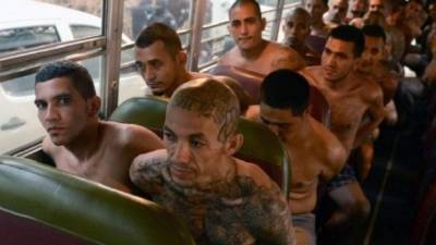 Las autoridades salvadoreñas han implementado una serie de medidas contra las pandillas.
