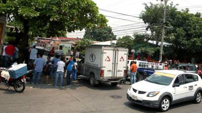 El crimen ocurrió en horas del mediodía de este jueves en la 14 avenida del barrio Cabañas de San Pedro Sula.
