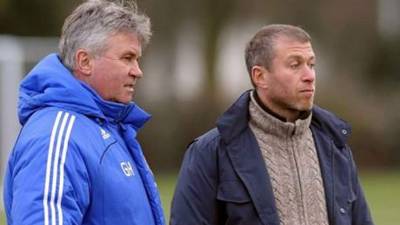 Guus Hiddink es el favorito para reemplazar a José Mourinho.