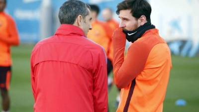 El FC Barcelona prepara un verano de llegadas, salidas y renovaciones. En las últimas diarios españoles como Mundo Deportivo y Sport han revelado los jugadores que se irán y llegarán al conjunto blaugrana.