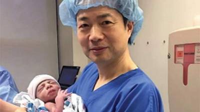 El bebé se llama Abrahim Hassan. Nació hace 5 meses.