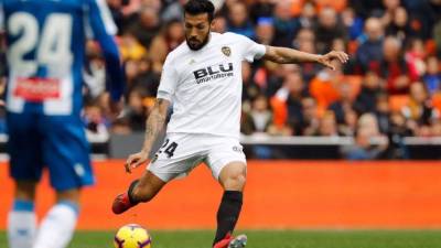 Ezequiel Garay cuenta con 33 años de edad y dio positivo de coronavirus.