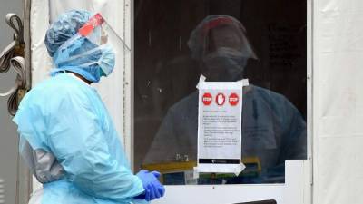 Los muertos por coronavirus rebasan a hospitales en Nueva York. Foto AFP