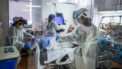 La OMS advierte que la pandemia aún no ha terminado y llama a la población a vacunarse contra el covid 19.